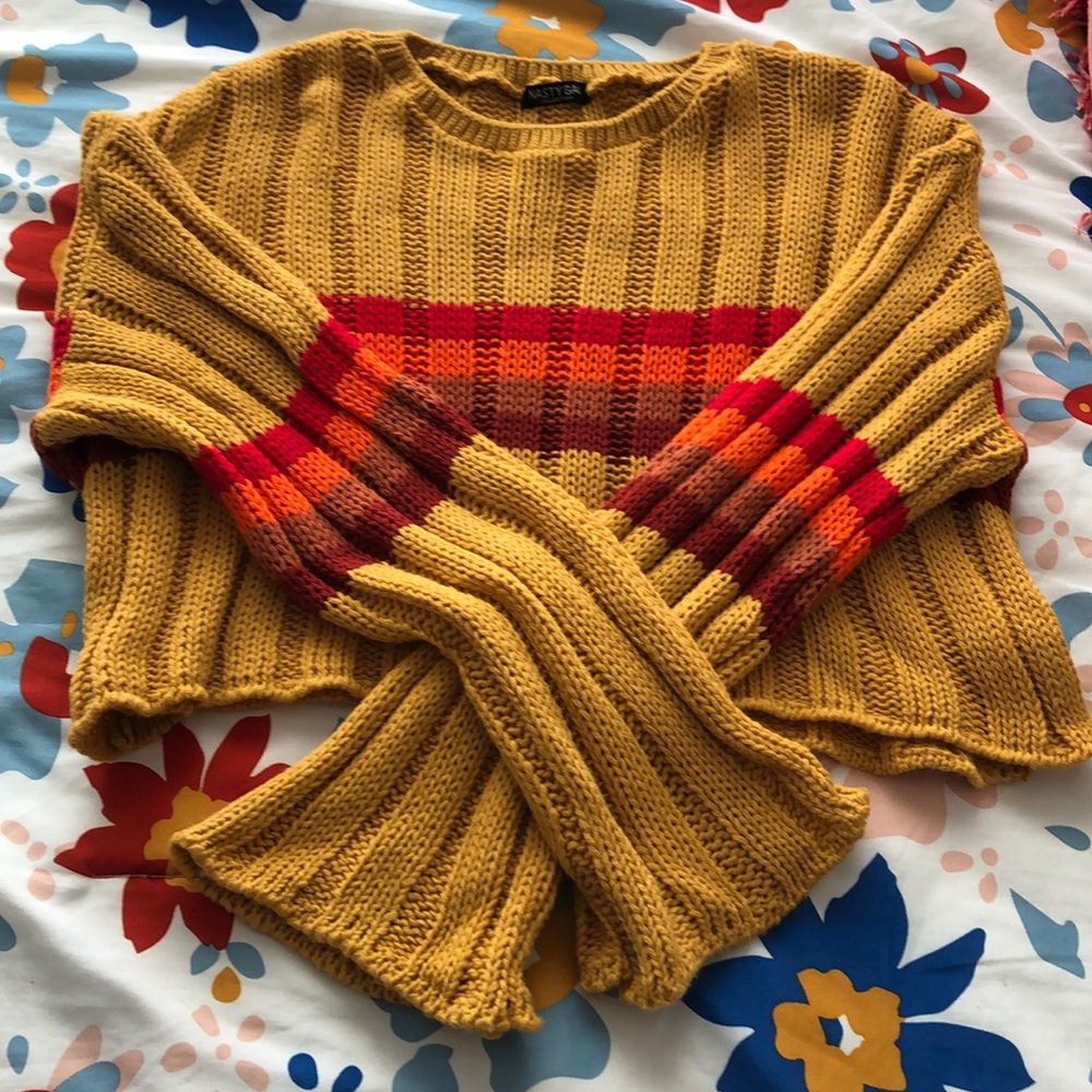 Cropped knit sweater